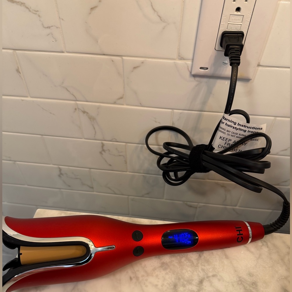 CHI Ruby Red 1” Spin N Curl Hair Styler - Picture 2 of 7